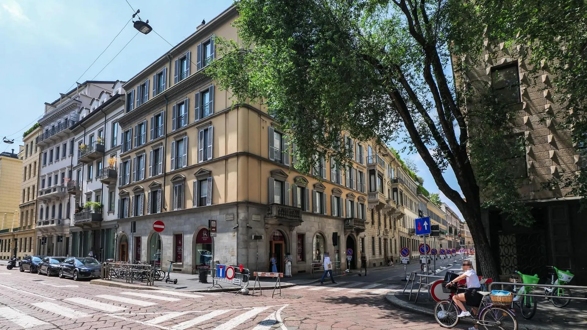 Prestige Boutique Aparthotel - Montenapoleone Милан 0*,  Италия