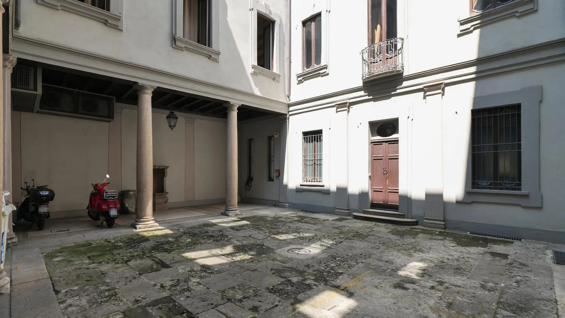 Prestige Boutique Aparthotel - Montenapoleone Милан